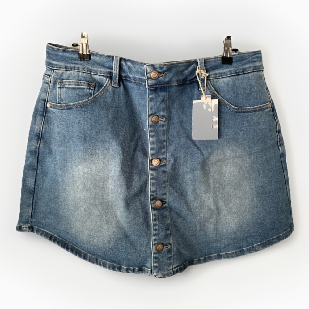 Southern Grace Button-Front Denim Skort Size 18W
